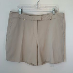 Lady Hagen 7” Midi Golf Shorts